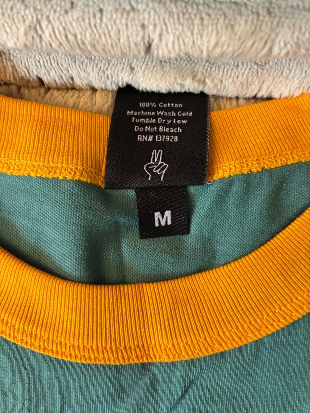 Only NY Core Logo Ringer Tee Green Size M - Picture 3 of 4